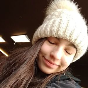 Meet your Posher, Ana